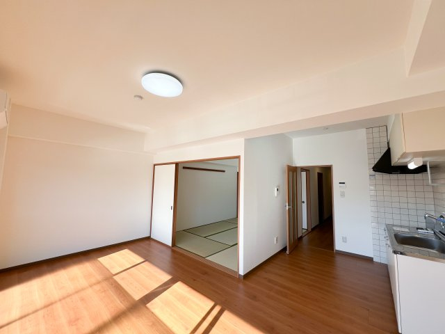 サンハイツ上町（１）の居間・リビング