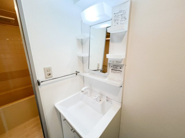 サンハイツ上町（１）の独立洗面台