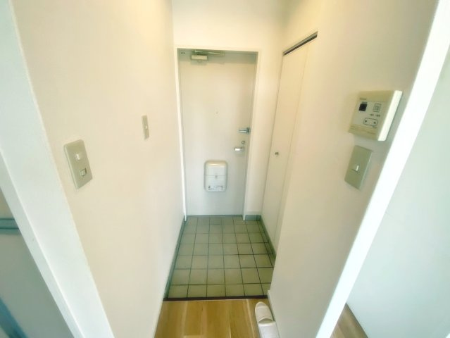 シャンテ中山の玄関|シンプルで使いやすい玄関です