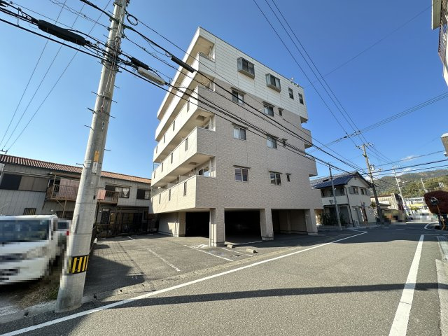 イターナルの外観