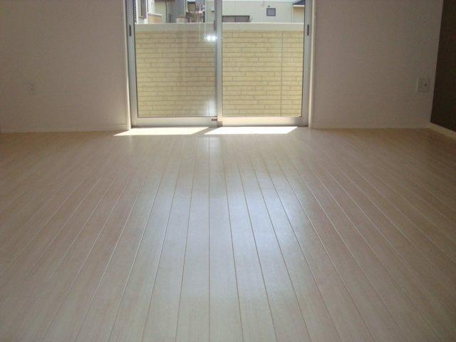 ブランジュ南逆井の居間・リビング