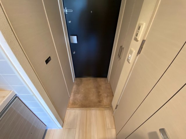 クリスタルグランツ梅田2の玄関