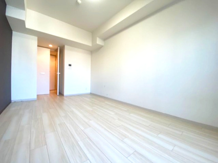 クリスタルグランツ梅田2の居間・リビング