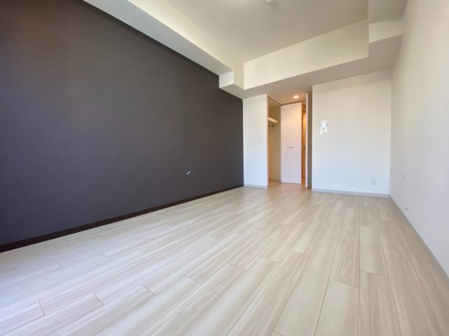 クリスタルグランツ梅田2の居間・リビング