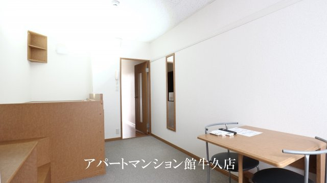 レオパレスさちの居間・リビング