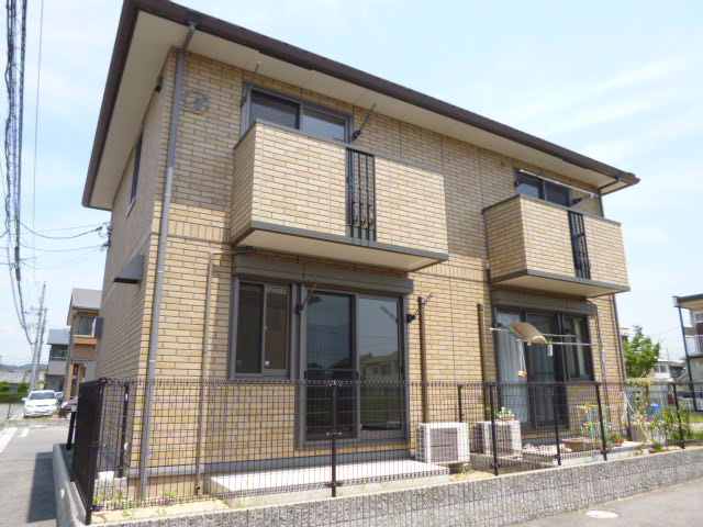 倉敷市連島町鶴新田のアパートの外観