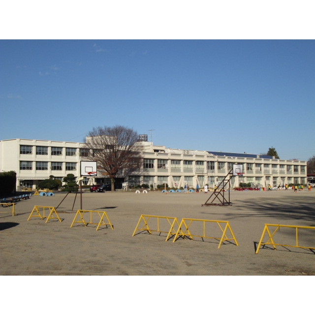 各務原市那加昭南町の駐車場の周辺|那加第二小学校