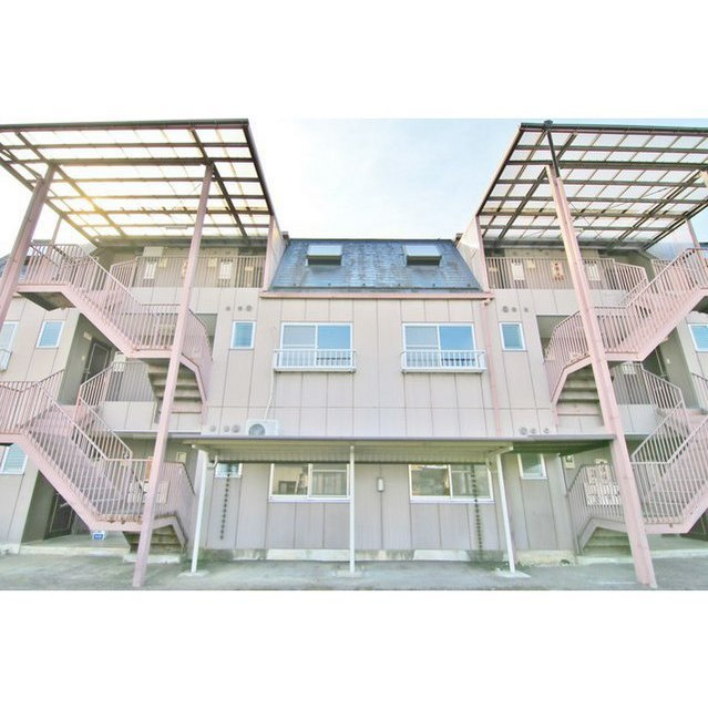 カルフール則武のエントランス