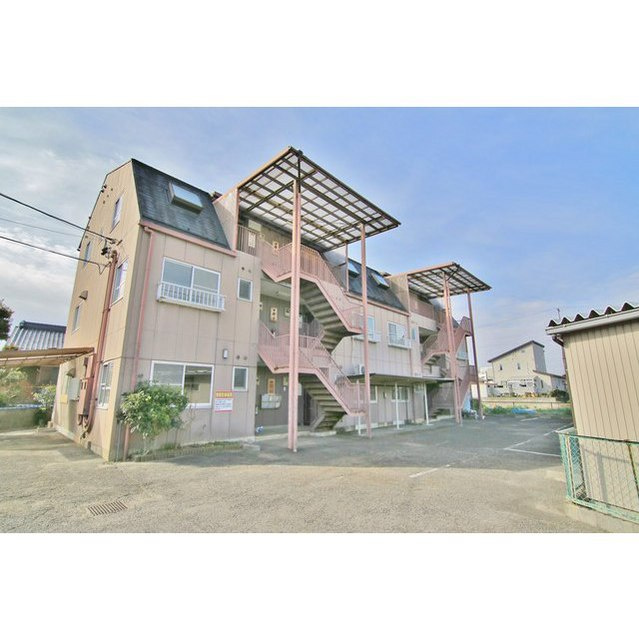 カルフール則武の外観