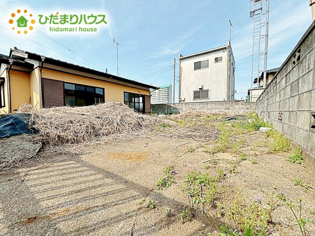 【駐車場】 | 笠間市旭町　中古戸建 | マイホームなら駐車場代がかかりません。しかも、自宅の駐車場で洗車が出来ます！今までコイン洗車に行っていた手間も省けて、節約にも繋がります(^^♪