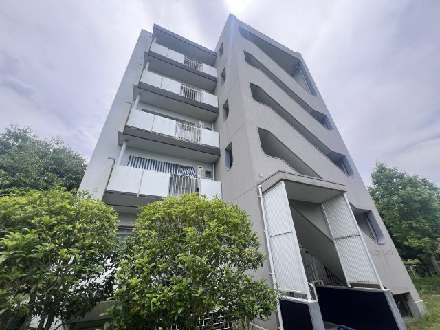 ビレッジハウス志染18号棟の外観