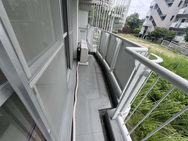 ビレッジハウス志染18号棟のバルコニー