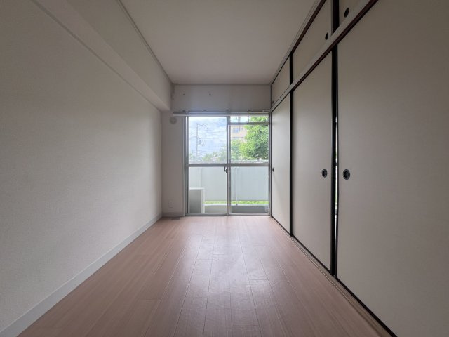 ビレッジハウス志染18号棟の居間・リビング