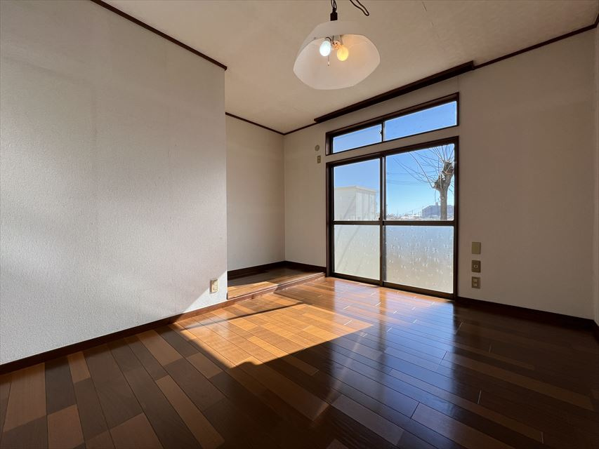 鷲宮貸家の洋室