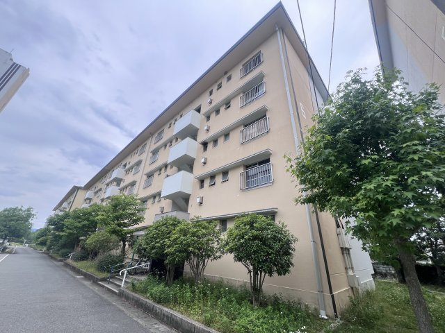 ビレッジハウス志染6号棟の外観