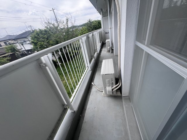 ビレッジハウス志染6号棟のバルコニー
