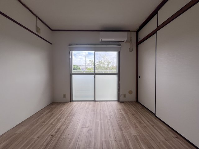 ビレッジハウス志染6号棟の居間・リビング