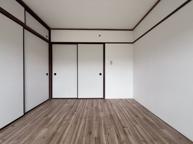 ビレッジハウス志染6号棟の居間・リビング