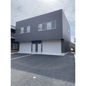 一宮市三ツ井　倉庫付き事務所の駐車場