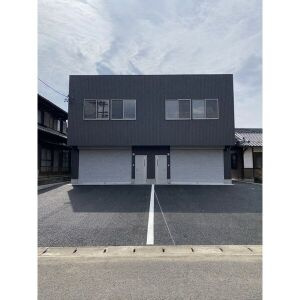 一宮市三ツ井　倉庫付き事務所の駐車場