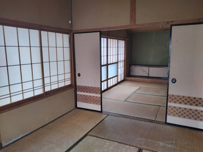 【和室】 | 岡谷市湖畔2丁目 中古住宅③ | 西側の和室は8帖と6帖、2間続きであります。