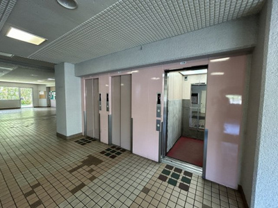 【その他共用部分】 | 東建座間ハイツ2号棟　10階２SLDKリフォーム済み | エレベーター3基ございます