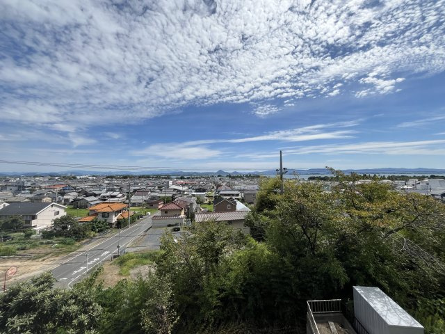 大津市衣川一丁目　中古戸建天然木フルリノベーションの展望|琵琶湖が臨めるバルコニーです♪