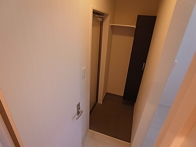 神戸市長田区二番町４丁目のアパートの玄関|シューズボックス付き