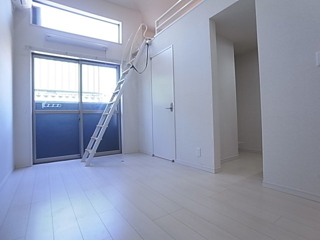 神戸市長田区二番町４丁目のアパートの居間・リビング|リビング洋室