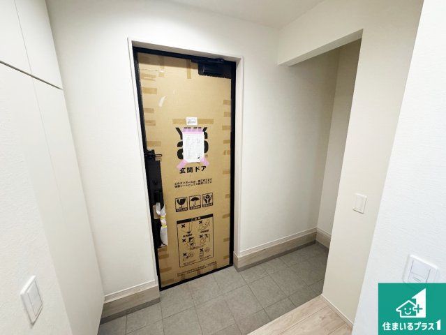 宝塚市御殿山　第1期　未入居の玄関|シューズボックスにはたくさんの靴が収納できるので玄関周りはいつもスッキリ！ご家族が増えても安心！