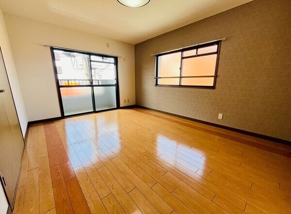 レジーナマルフクの居間・リビング