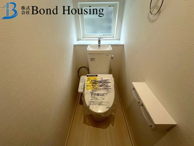 日当たり良好・お車並列２台・神陵台　全２棟 ２号棟