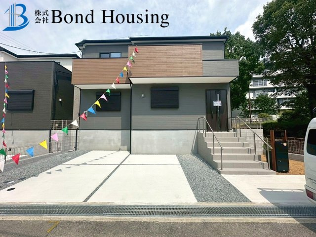 日当たり良好・お車並列２台・神陵台　全２棟 ２号棟