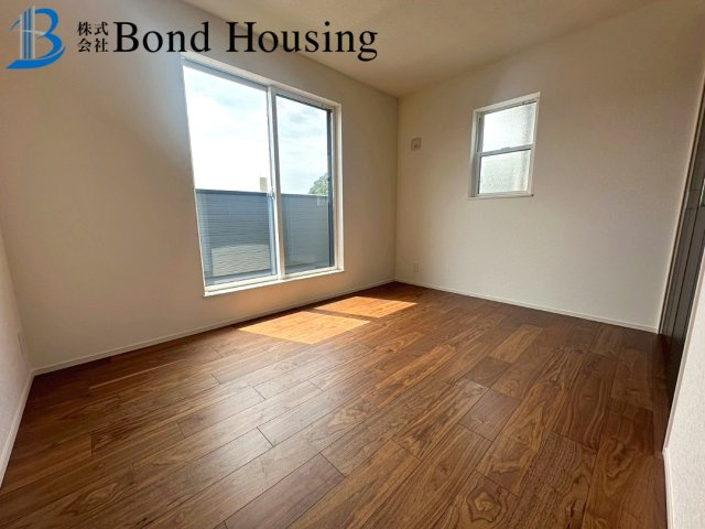 日当たり良好・お車並列２台・神陵台　全２棟 ２号棟