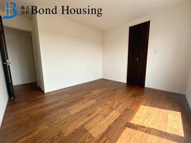 日当たり良好・お車並列２台・神陵台　全２棟 ２号棟