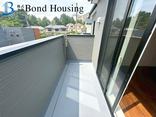 日当たり良好・お車並列２台・神陵台　全２棟 ２号棟