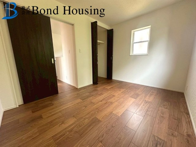 日当たり良好・お車並列２台・神陵台　全２棟 ２号棟