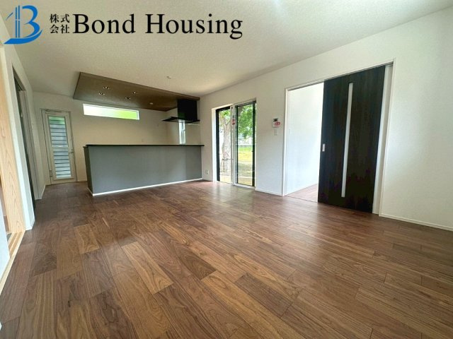 日当たり良好・お車並列２台・神陵台　全２棟 ２号棟