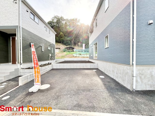 町田市下小山田町　新築４棟の駐車場