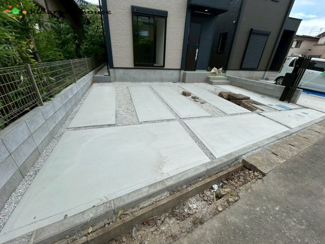 桶川市神明　新築戸建　グラファーレ02の駐車場