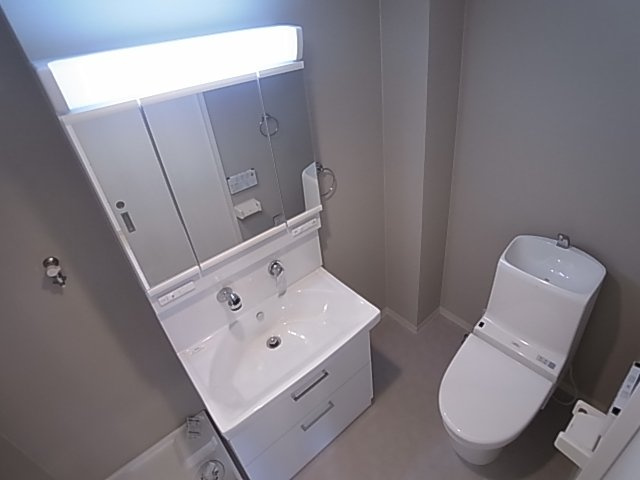 神戸市長田区長田天神町１丁目のアパートの洗面所