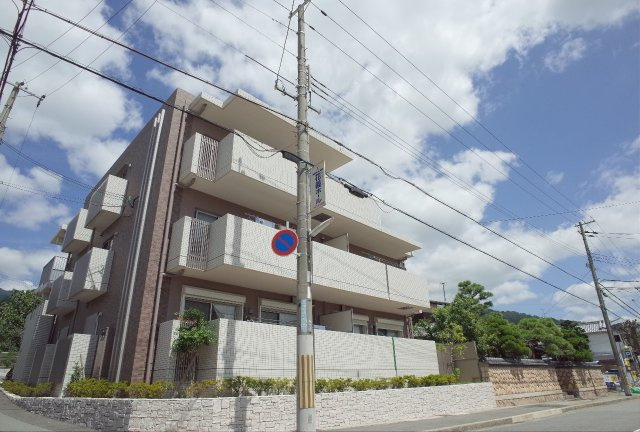 プランドール西岡本