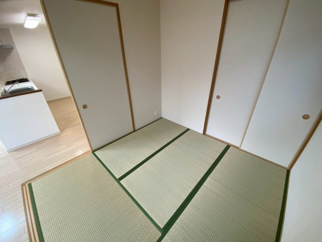 プランドール西岡本の和室