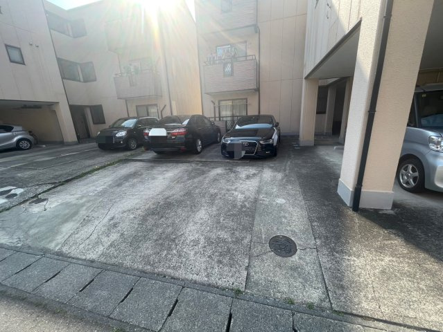 エキスパートⅠの駐車場