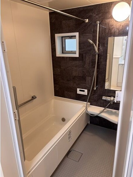 デザイナーズ呼続の家の浴室