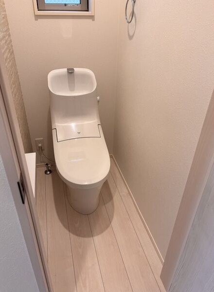 デザイナーズ呼続の家のトイレ