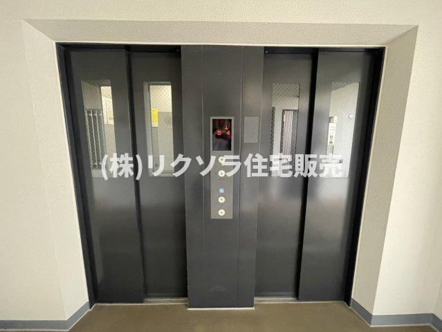 エステムコート香里園のその他共用部分|エレベーター2基
■物件内覧・資金計画相談・住宅ローン相談、リフォーム相談、お問合せ受付中■
※当日・翌日のご内覧、ご相談はお電話でのお問合せがスムーズです！