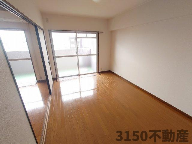 サン・パープル仲家の居間・リビング