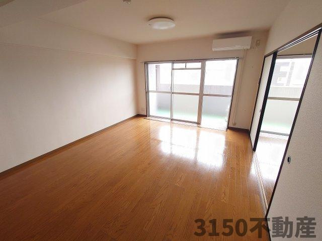 サン・パープル仲家の居間・リビング