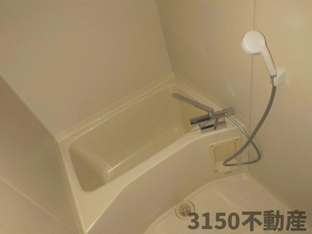 サン・パープル仲家の浴室